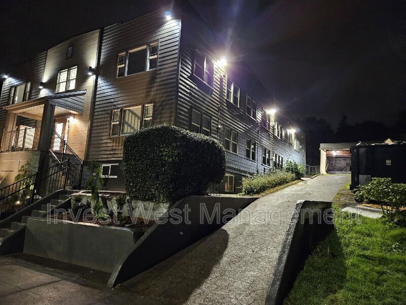 615 NE 6th Ave Unit 1, Camas, WA 98607 Condo for Rent in Camas, WA