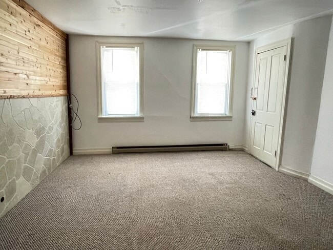 Building Photo - Ground Floor Apartment