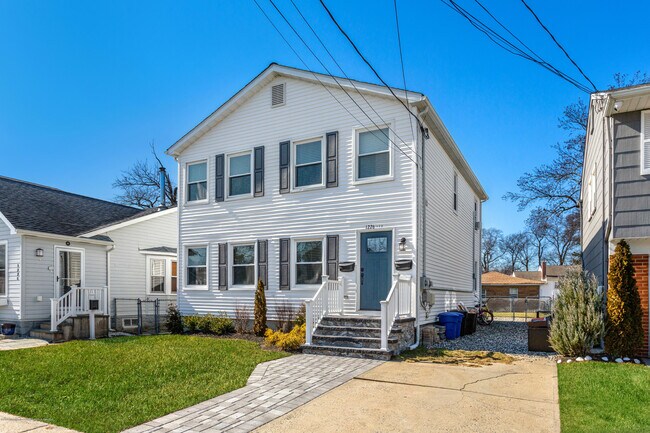 Foto del edificio - 1226 Briarwood Rd