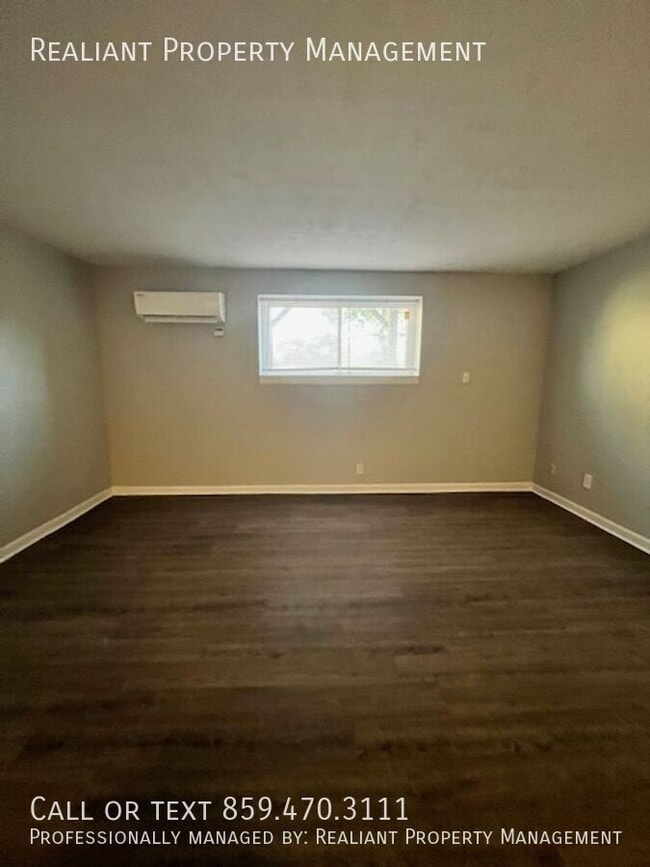 Building Photo - 2082 Fairmont Ct