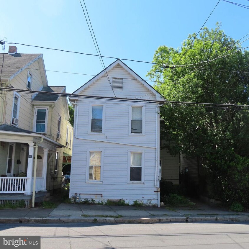 Building Photo - 636 Broad St