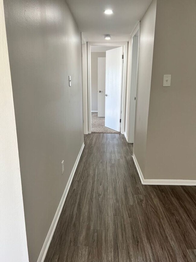 Building Photo - 1081 Scarborough Ct F5 Chesterton, IN 46304