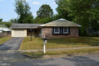 Building Photo - 4405 Manor Hall Ln