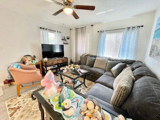 Living room - 650 Skylark Ln NW
