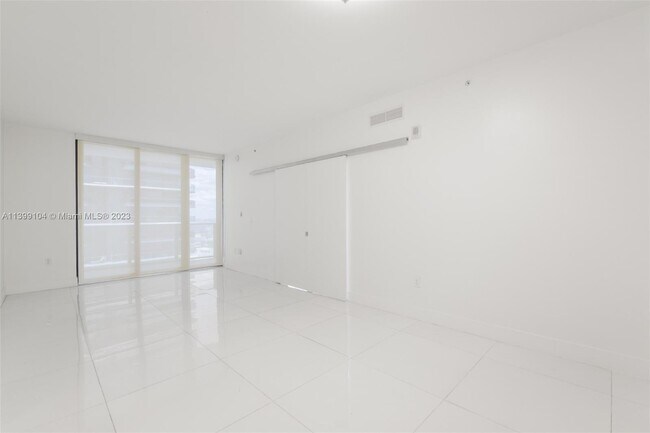 Foto del edificio - 1010 Brickell Ave