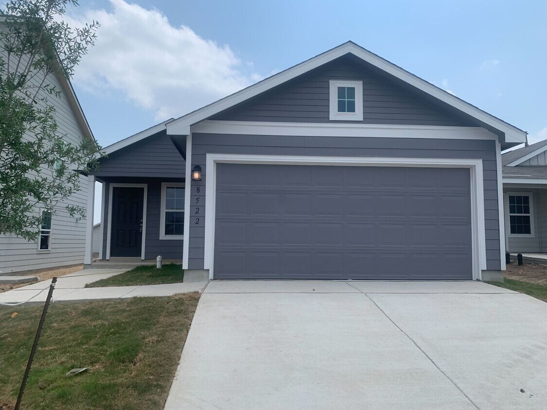 Primary Photo - *COMING SOON* AMAZING 4 Bedroom 2 Bath Hom...