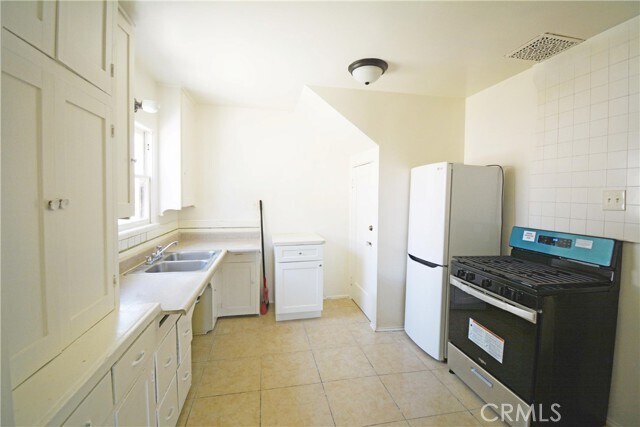 Foto del edificio - 1067 E D St