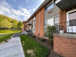 Residences at Riverhill - Riverhill Apartments