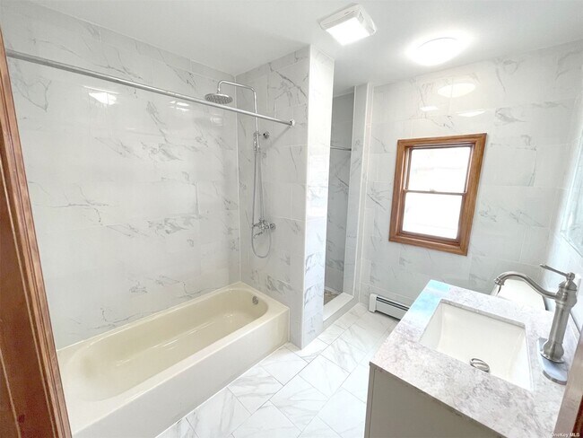 Foto del edificio - 143-44 84th Dr