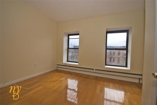 Foto del edificio - 411 Putnam Ave