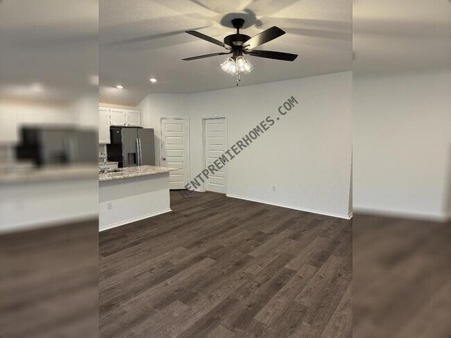 Foto del edificio - 102 Powder River Dr