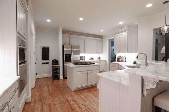 Building Photo - 1040 Creek Ridge Pointe