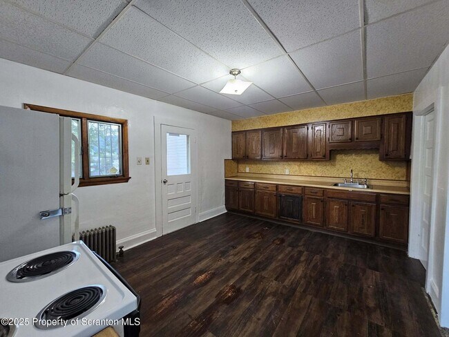 Foto del edificio - 423 E Lackawanna Ave