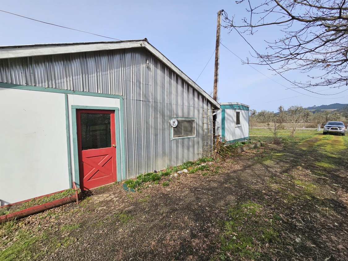 Primary Photo - 753 Elkhead Rd