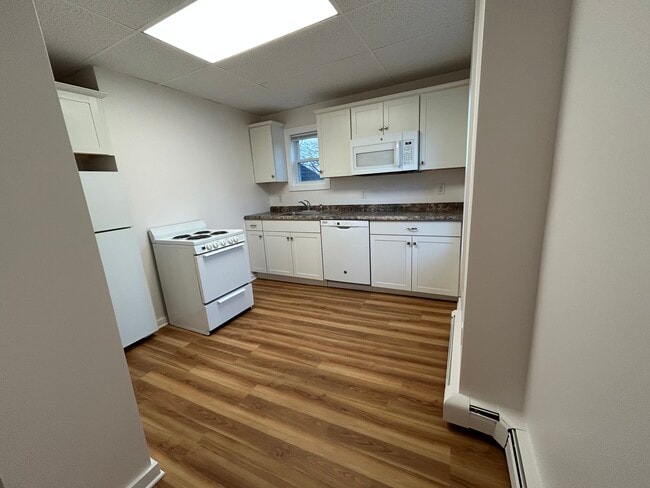 Building Photo - 12 Everett St