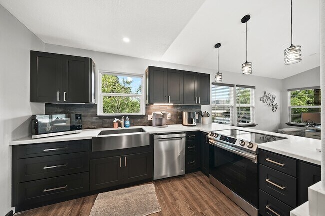 Foto del edificio - 3802 Bayshore Dr
