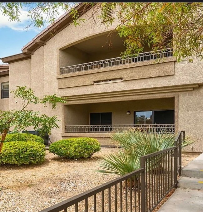 Building Photo - 8250 N Grand Canyon Dr