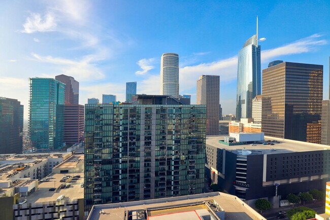 Foto del edificio - 801 S Grand Ave