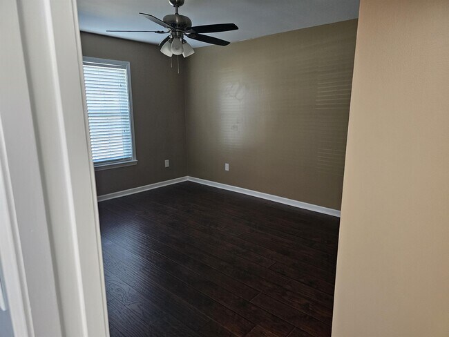 Building Photo - 106 Bartlet Ln