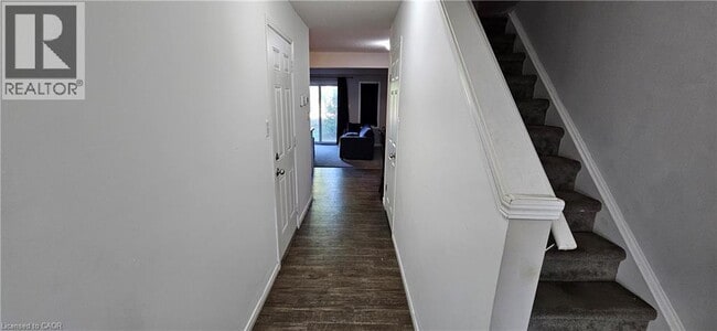 Building Photo - 50 Pinnacle Dr