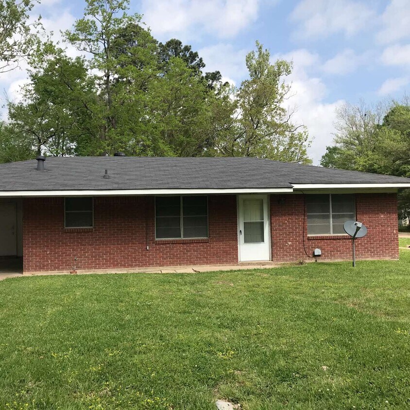Primary Photo - 300 Haynes St