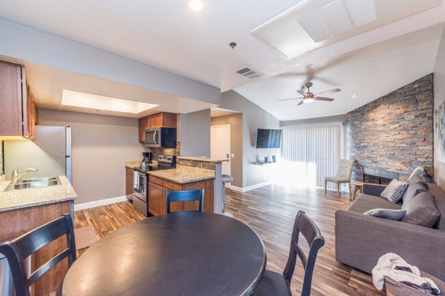 Foto del edificio - 4200 S Valley View Blvd