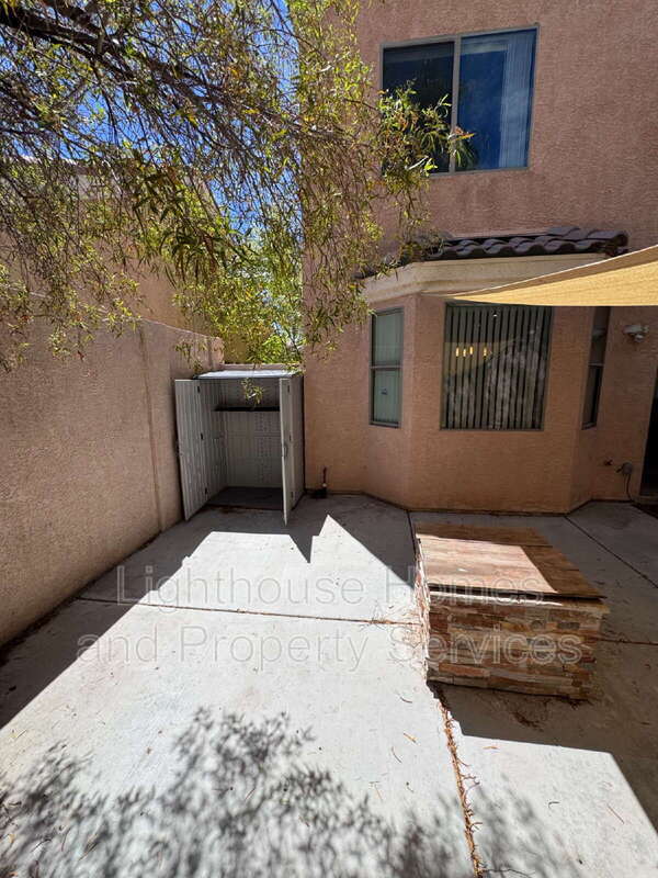 Foto del edificio - 9016 Barnwell Ave