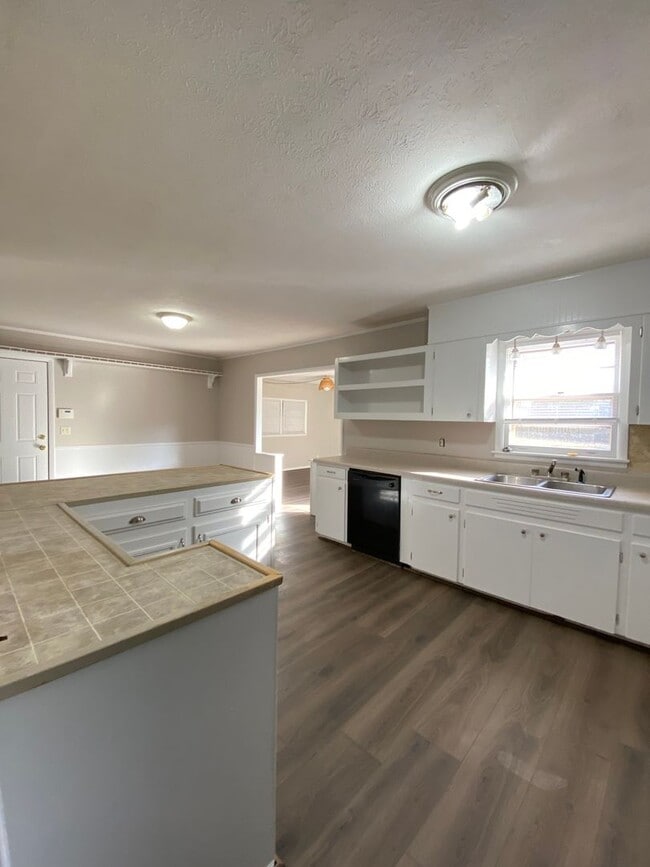 Foto del edificio - 18 Edwin Ave