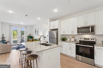 Building Photo - 550 Webb Gin House Rd