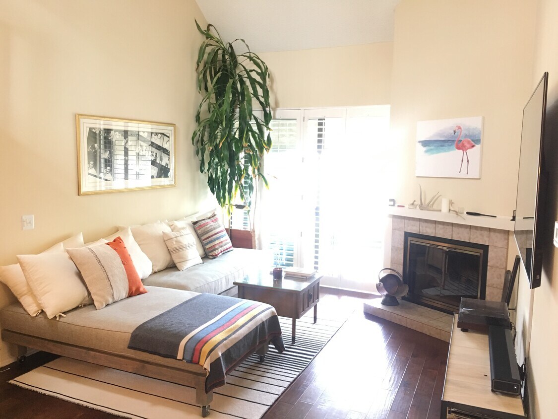 Living Room - 8707 Falmouth Ave