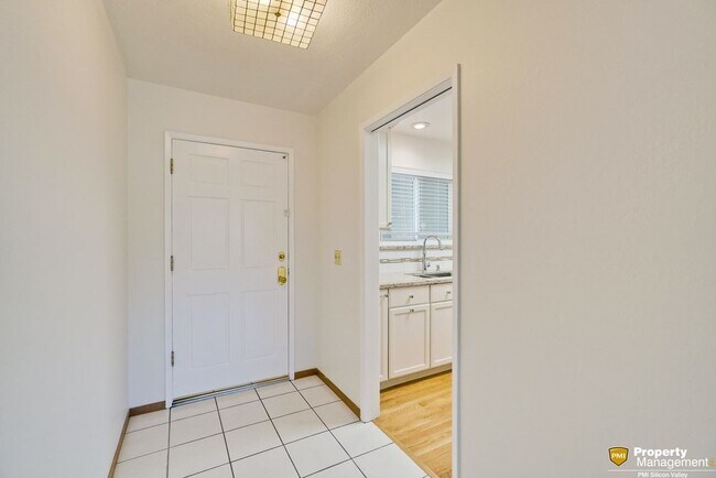 Building Photo - 5097 Forest Glen Dr
