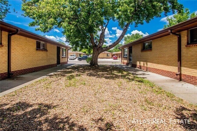 Foto del edificio - 4574 Everett Ct