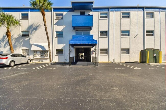 Foto del edificio - 350 79th Ave N