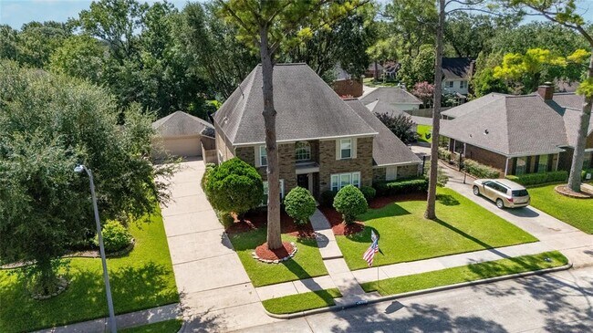 Foto del edificio - 15127 Greenleaf Ln
