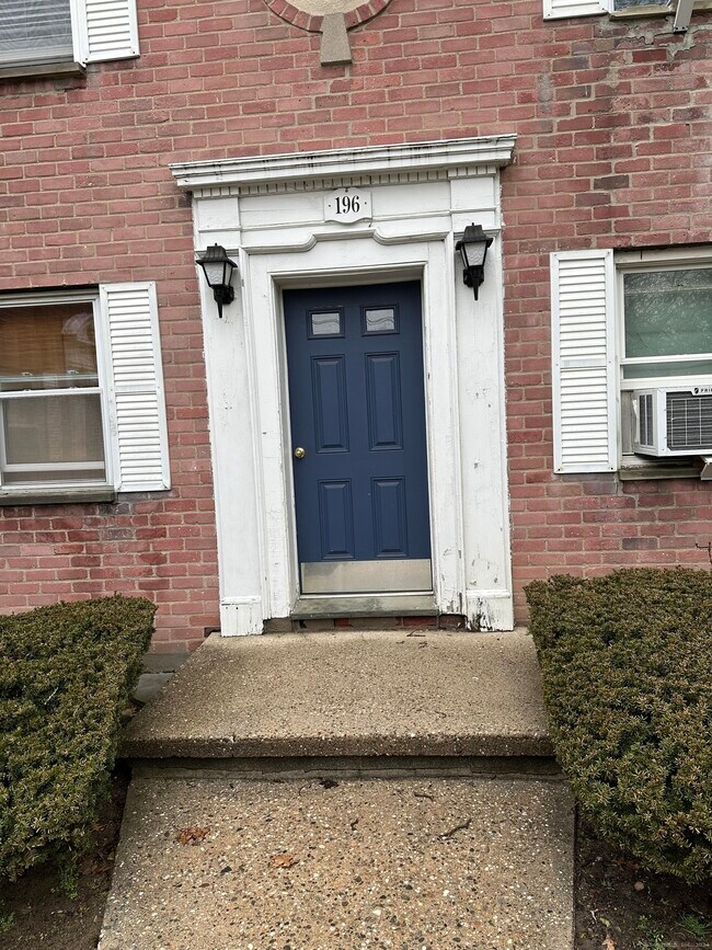 196 Seaton Rd Unit 3, Stamford, CT 06902 Condo for Rent in Stamford
