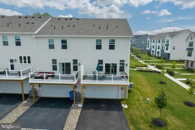 Foto del edificio - 812 Hoopes Ln