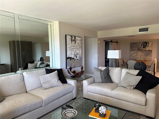 Foto del edificio - 5100 N Ocean Blvd