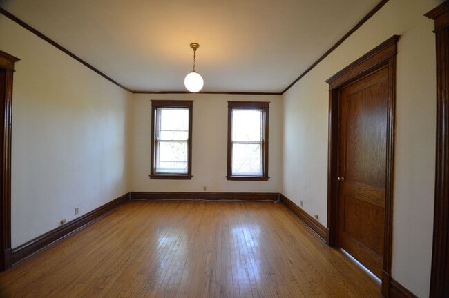 Building Photo - 3806 N Greenview Ave