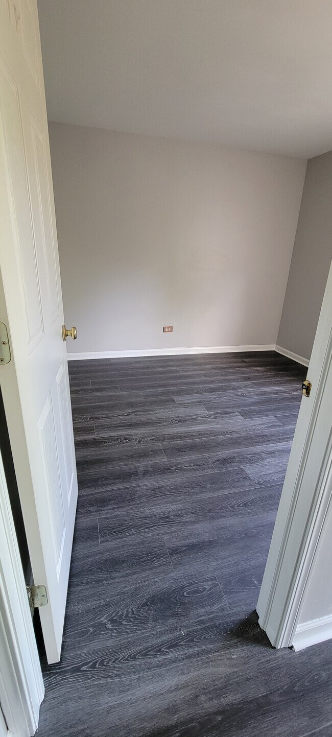 Foto del edificio - 4053 Oak Tree Ln