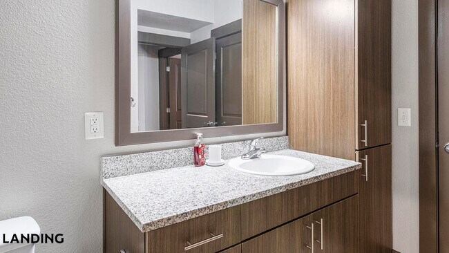 Foto del edificio - 14805 Grisby Rd