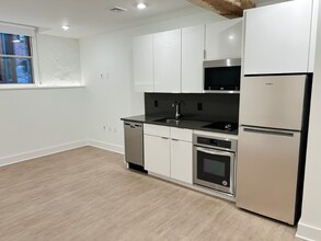 Building Photo - 425 N Prince St