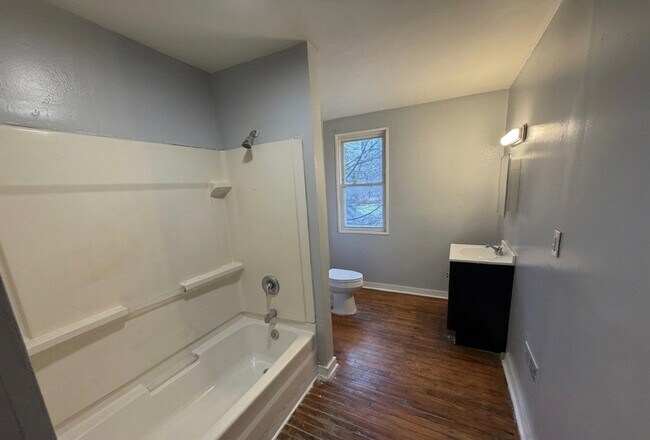 Photo - 227 Kellogg St Apartment