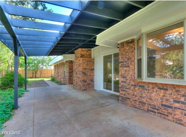 Building Photo - 6 br, 3.5 bath House - 9104 Rolling Green Ave