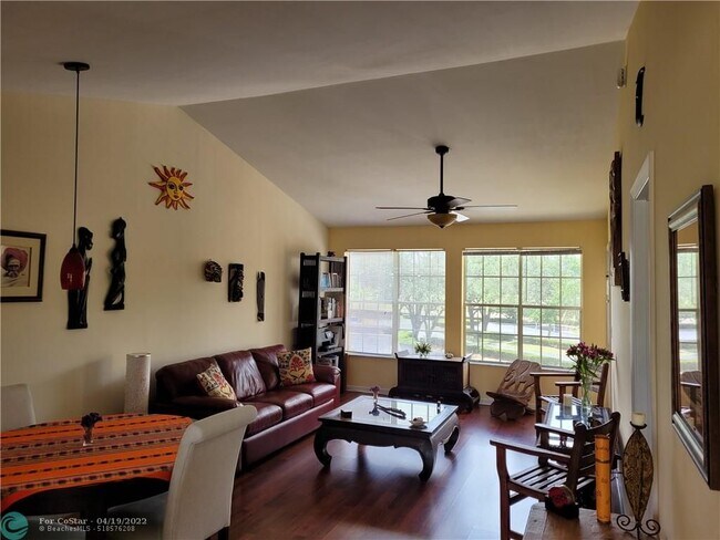Building Photo - 6283 La Costa Dr