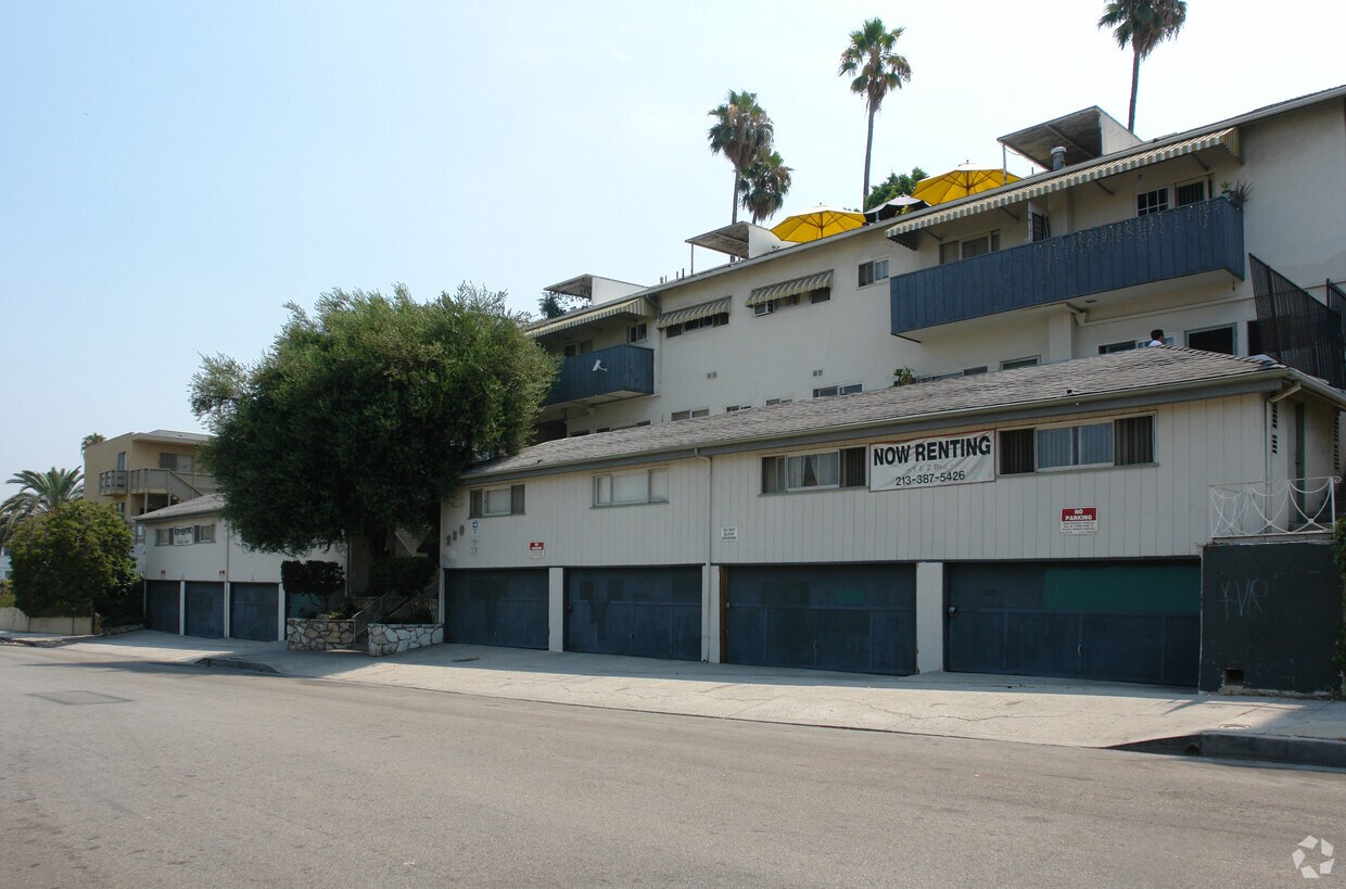 Foto principal - Coronado Square Apartment