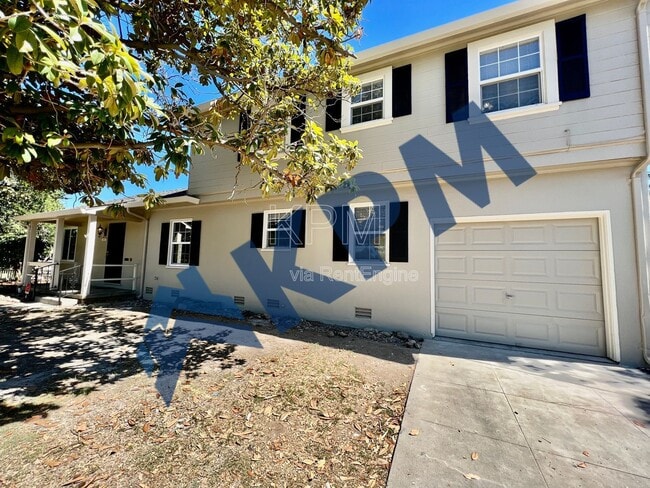 Building Photo - 401 W Mariposa Ave