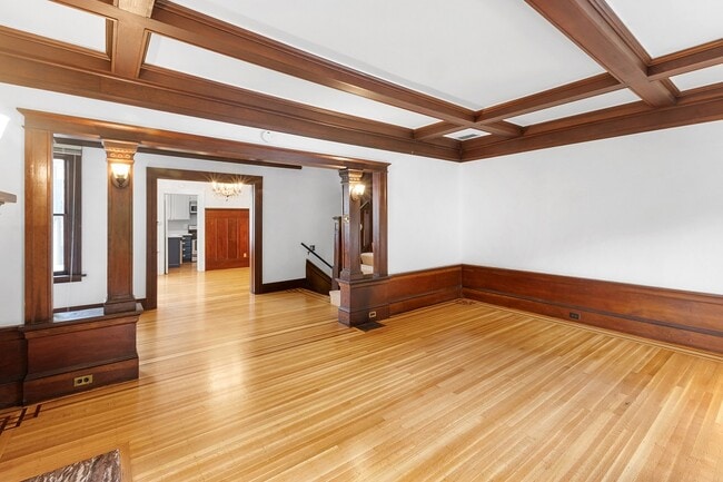 Building Photo - 1075 Broadway