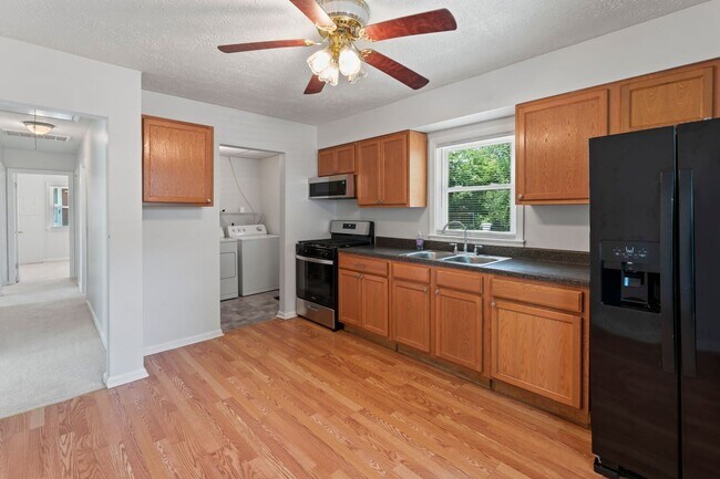Building Photo - 3 br, 1 bath House - 8238 Virginia Rd