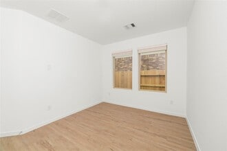 Building Photo - 1634 Blue Cypress Dr