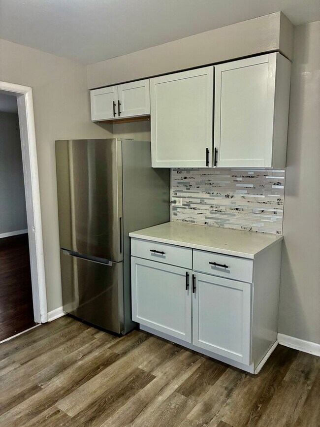 Foto del edificio - Gorgeous 3bed 1bath Single family house